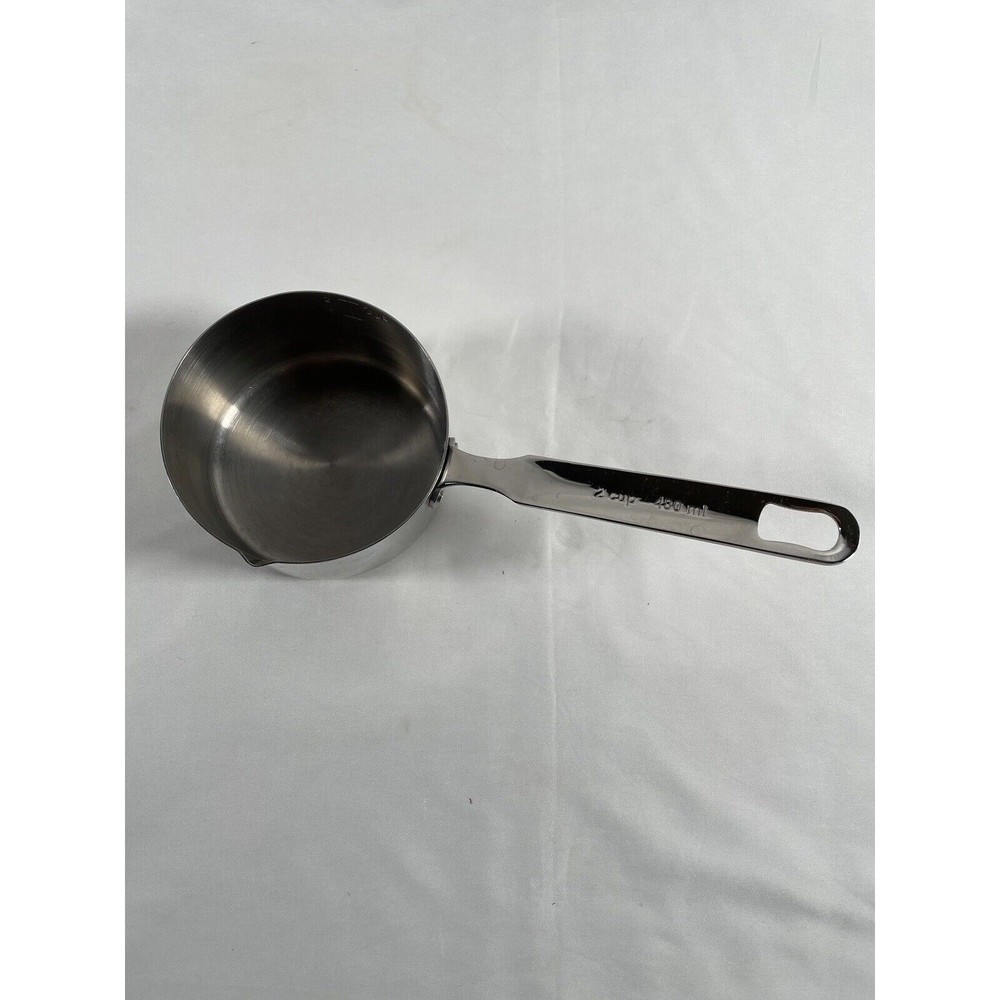 Endurance 2 cup Stainless Cookware Sauce Pot No Lid Pour Spout Measurement Clean